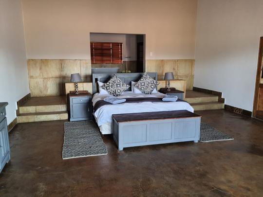 ROOM 2