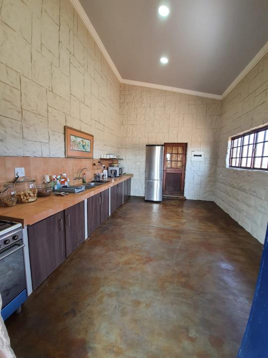 SELF CATERING KITCHEN